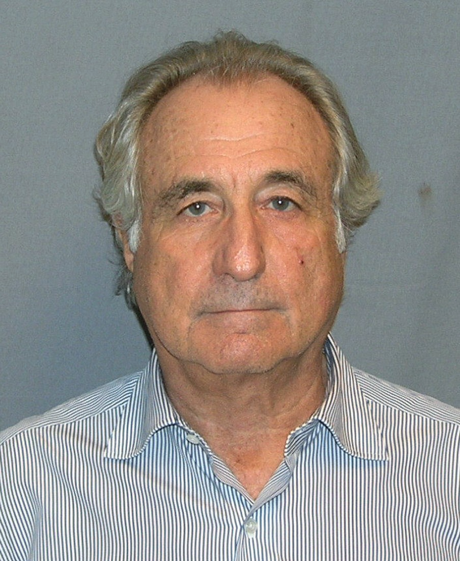 Infamous Crimes - The Bernie Madoff Ponzi Scheme - Saul Roth